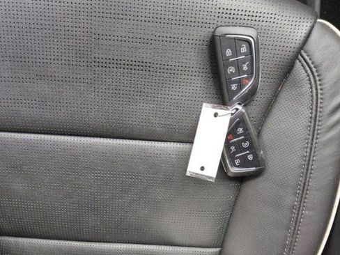 Used 2024 Cadillac Escalade Premium Luxury w/ Performance Package image 9