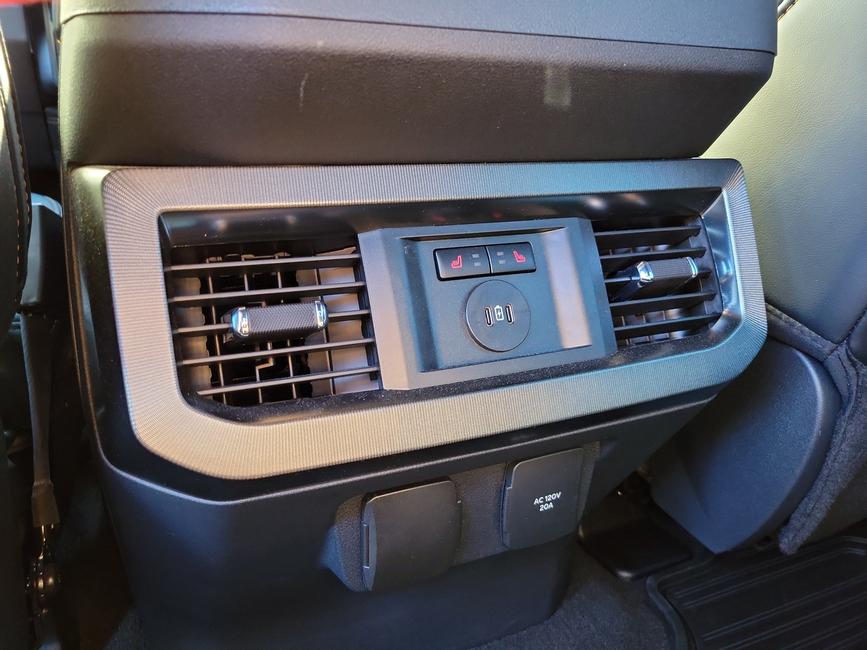 Used 2024 Ford F350 Platinum AWD/4WD image 11
