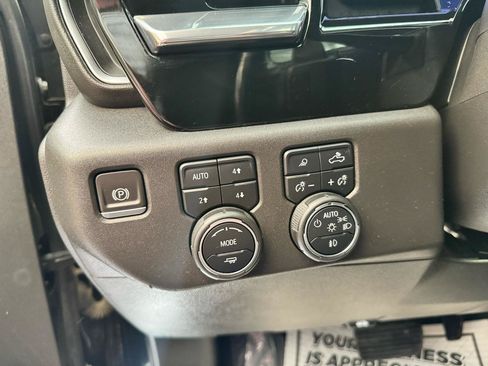 Used 2022 Chevrolet Silverado 1500 LTZ w/ LTZ Premium Package AWD/4WD image 13