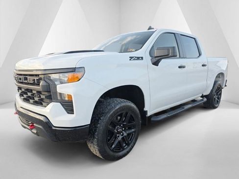 Used 2023 Chevrolet Silverado 1500 Custom Trail Boss w/ LPO, Dark Essentials Package AWD/4WD image 3