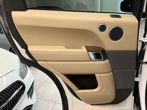 Used 2015 Land Rover Range Rover Sport HSE image 17