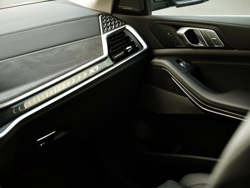 New 2026 BMW X7 xDrive40i w/ Premium Package image 29