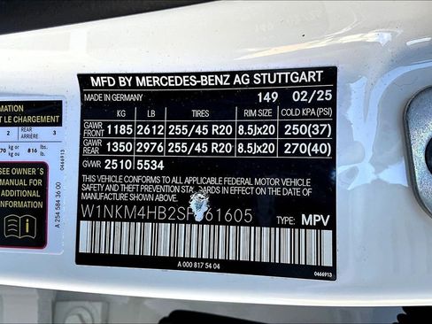 Used 2025 Mercedes-Benz GLC 300 4MATIC image 35