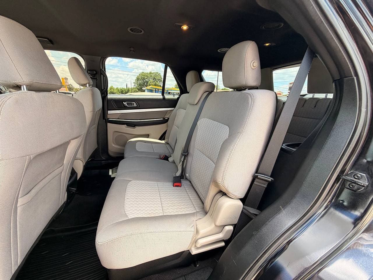 Used 2019 Ford Explorer FWD image 12