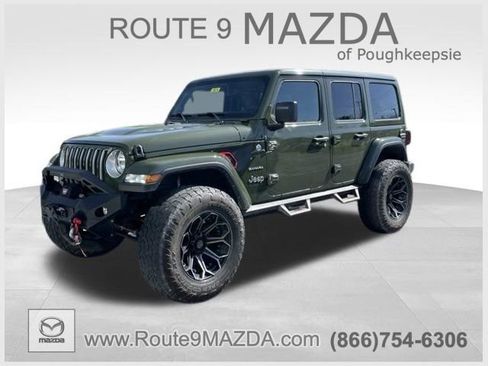 Used 2022 Jeep Wrangler Unlimited Sahara w/ Cold Weather Group AWD/4WD image 1