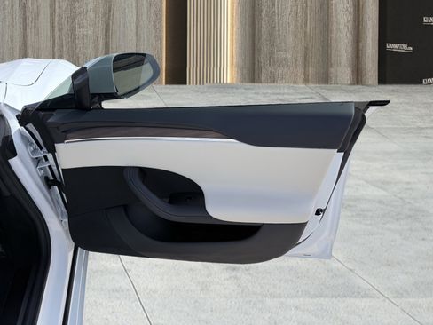 Used 2025 Tesla Model S image 43