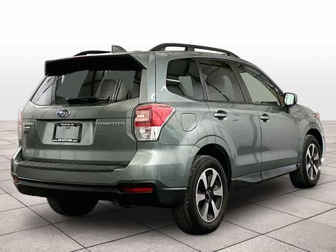 Used 2018 Subaru Forester 2.5i Premium w/ All-Weather Package AWD/4WD image 11
