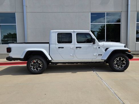 New 2026 Jeep Gladiator Sport AWD/4WD image 2
