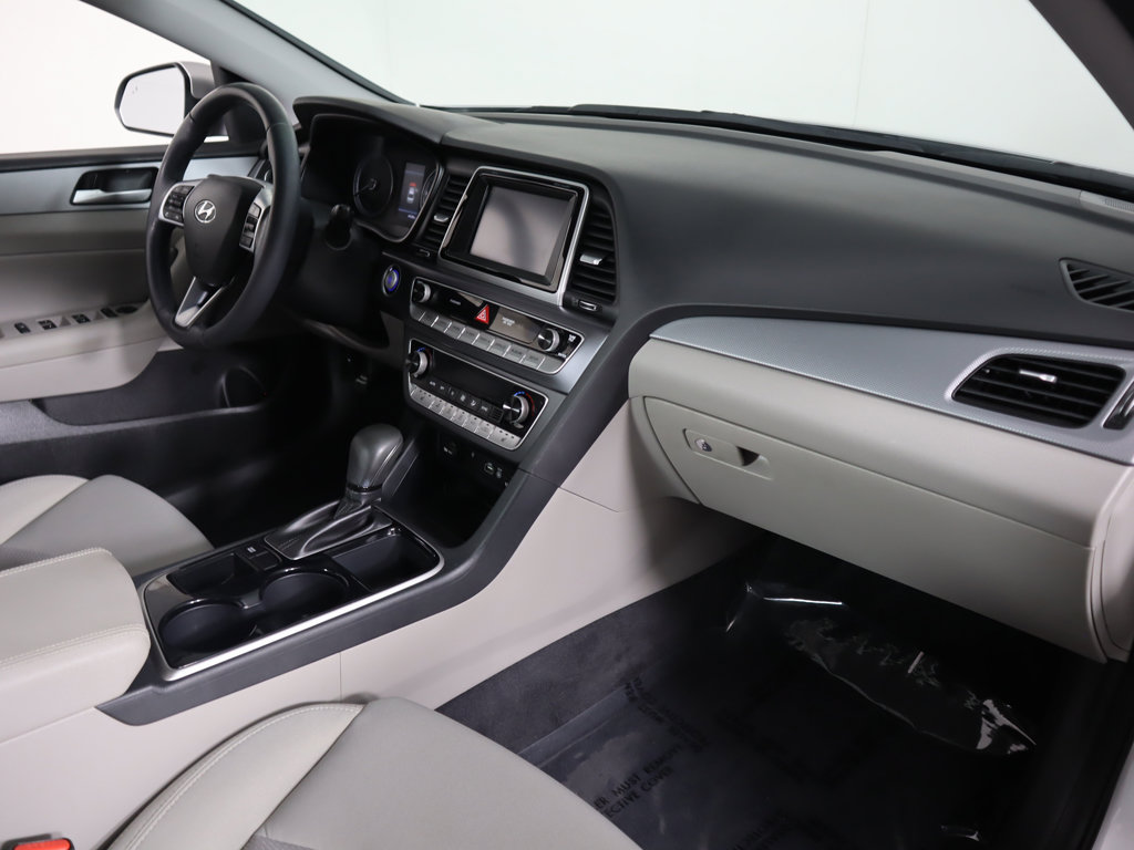 Used 2019 Hyundai Sonata SEL w/ Winter Weather Package FWD image 25