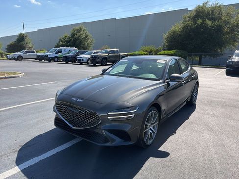 Used 2025 Genesis G70 2.5T image 11