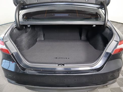 Used 2019 Toyota Camry XLE image 28