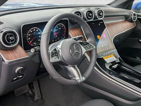 Used 2026 Mercedes-Benz GLC 300 4MATIC image 3