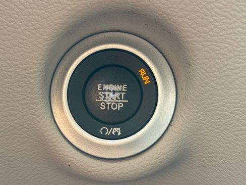 Used 2020 Chrysler Voyager Lxi image 22