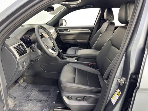 Used 2023 Volkswagen Atlas Cross Sport SE w/ Black Wheel Package image 14