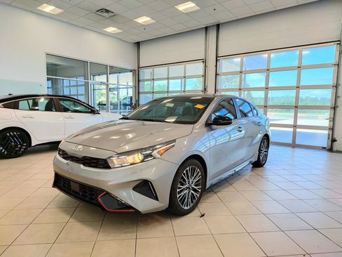 Used 2024 Kia Forte GT-Line w/ GT-Line Premium Package FWD image 6