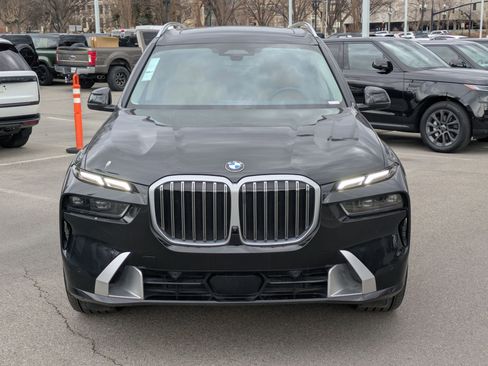 Used 2023 BMW X7 xDrive40i w/ Premium Package image 9