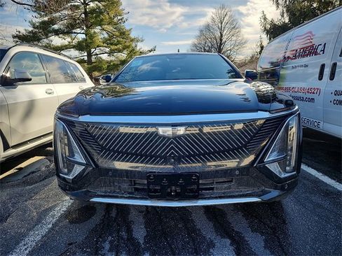 Certified 2024 Cadillac Lyriq Luxury w/ LPO, Floor Liner Package image 2