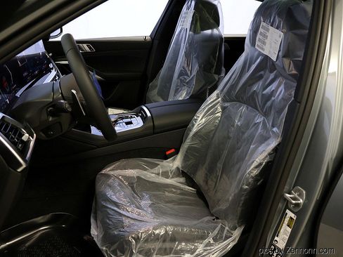 New 2026 BMW X6 xDrive40i w/ Climate Comfort Package image 10