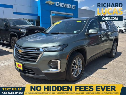 Used 2023 Chevrolet Traverse LT AWD/4WD image 1