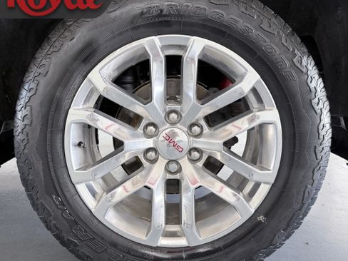 Used 2019 GMC Sierra 1500 SLT w/ SLT Premium Plus Package AWD/4WD image 9