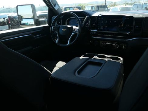 Used 2024 Chevrolet Silverado 2500 LT image 23