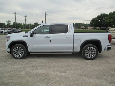 New 2026 GMC Sierra 1500 Denali w/ Denali Reserve Package AWD/4WD image 11