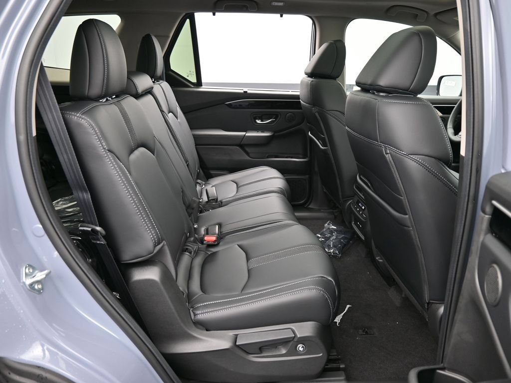 New 2025 Honda Pilot Touring image 26
