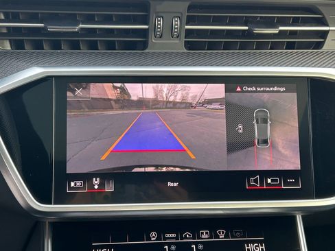 Used 2021 Audi S6 Prestige w/ Prestige Package image 18