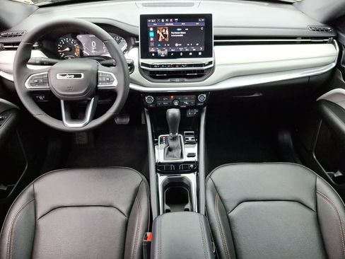 Used 2024 Jeep Compass Limited image 25