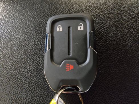 Used 2021 GMC Acadia SLE FWD image 32