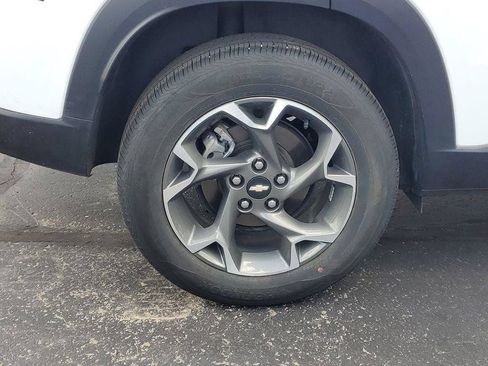 Used 2024 Chevrolet Trax LT w/ Driver Confidence Package FWD image 29