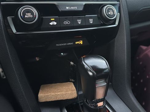 Used 2021 Honda Civic Sport image 8