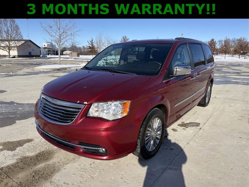 Used 2016 Chrysler Town & Country Touring-L image 27