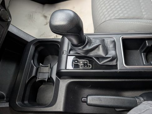 Used 2022 Toyota Tacoma SR image 27