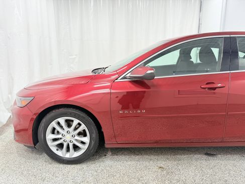 Used 2017 Chevrolet Malibu LT image 4