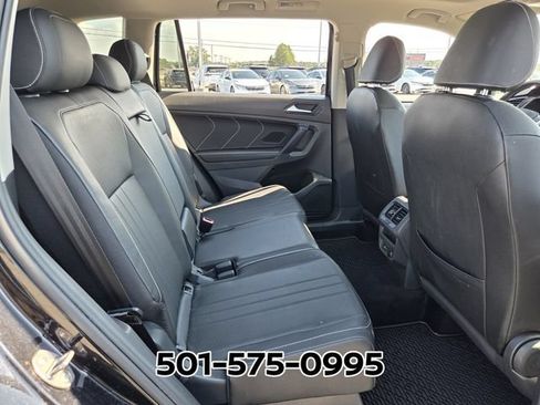 Used 2023 Volkswagen Tiguan SE AWD/4WD image 16