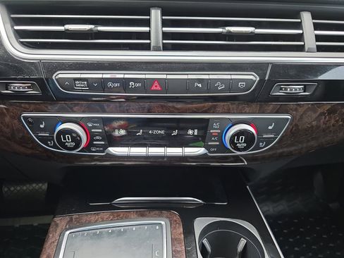 Used 2018 Audi Q7 3.0T Prestige w/ Prestige Package AWD/4WD image 28