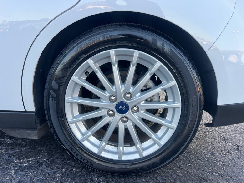 Used 2016 Ford C-MAX SEL w/ Equipment Group 302A FWD image 41