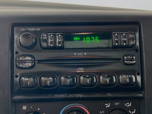 Used 2004 Ford F250 XLT image 14