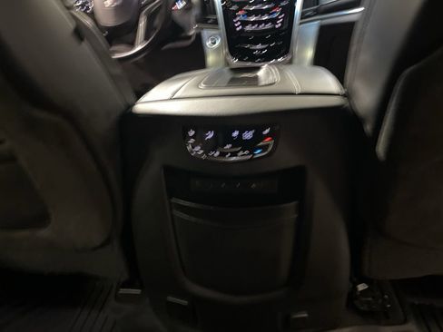 Used 2019 Cadillac Escalade Platinum AWD/4WD image 16