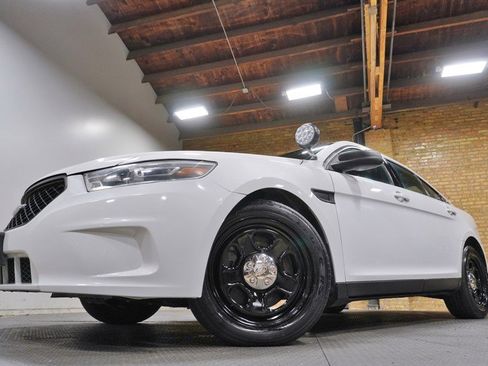 Used 2018 Ford Taurus Police Interceptor w/ Ready For The Road Package FWD image 3