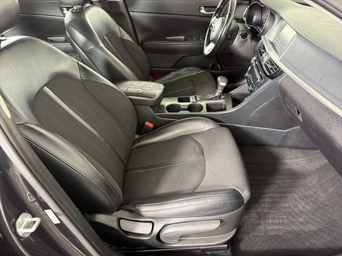 Used 2019 Kia Optima S w/ S Panoramic Sunroof Package image 10