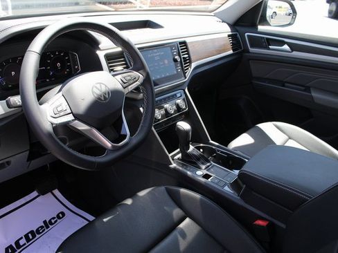 Used 2023 Volkswagen Atlas SE image 16