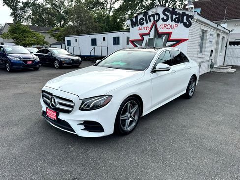 Used 2017 Mercedes-Benz E 300 4MATIC image 9