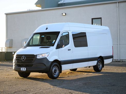 Used 2021 Mercedes-Benz Sprinter 3500 image 6
