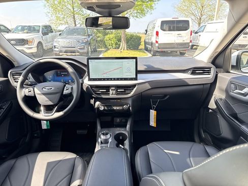 New 2025 Ford Escape SE w/ PHEV Premium Package image 11