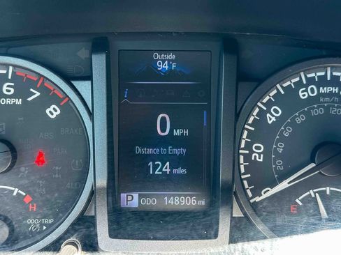 Used 2020 Toyota Tacoma TRD Off-Road w/ TRD Premium Off Road Package AWD/4WD image 26