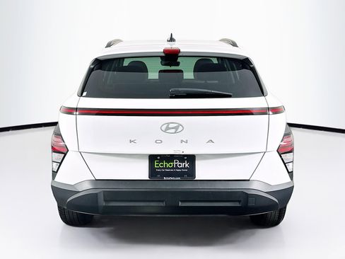 Used 2025 Hyundai Kona SEL FWD image 7