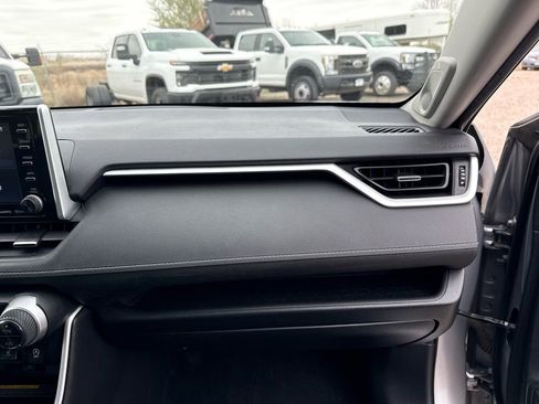 Used 2020 Toyota RAV4 XLE Premium image 19