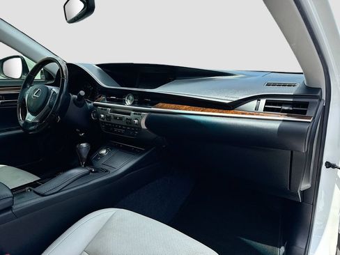 Used 2015 Lexus ES 350 w/ Luxury Package FWD image 30